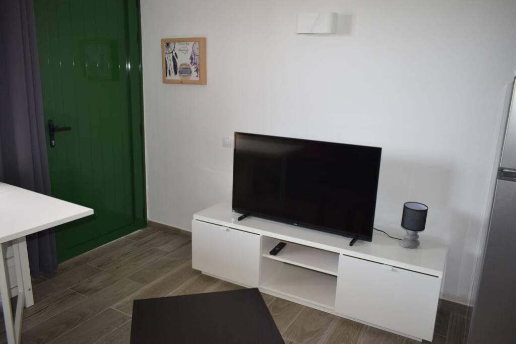 Appartement Bouganville Rez-De-Chaussee Wifi コスタ・デ・アンティグア エクステリア 写真