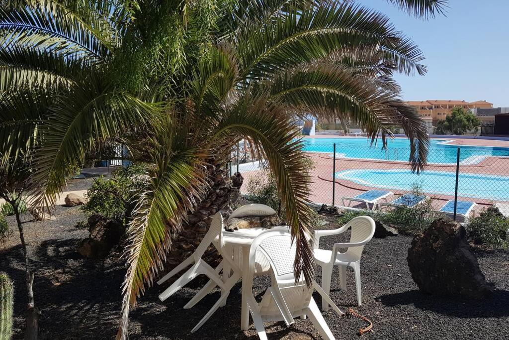 Appartement Bouganville Rez-De-Chaussee Wifi コスタ・デ・アンティグア エクステリア 写真